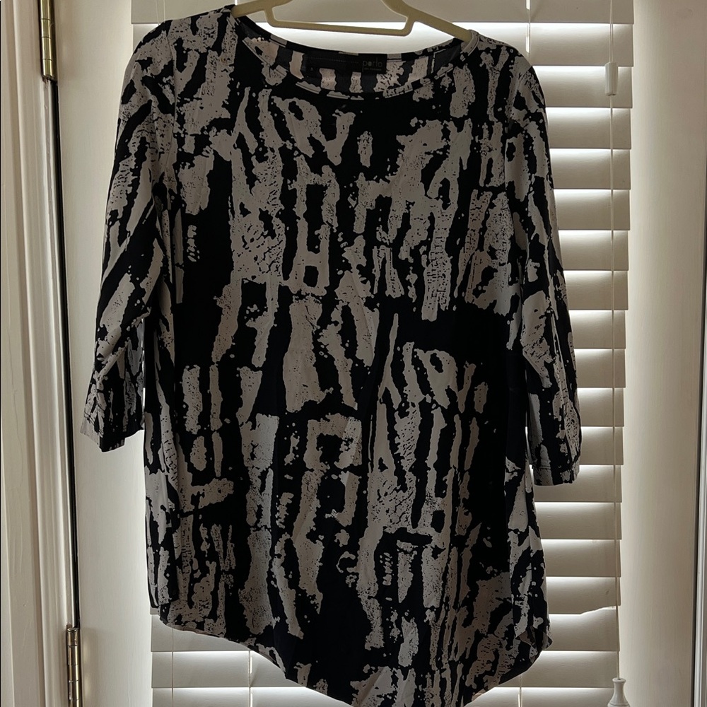 Black & White Patterned Women’s Top